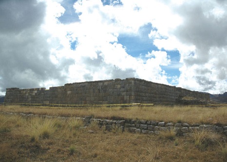 Ushnu at Huanucopampa