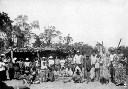 Photograph of Piro people from the Urubamba river, 1906